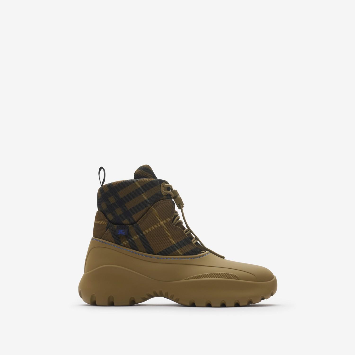 Check Scoot Trek Boots by BURBERRY