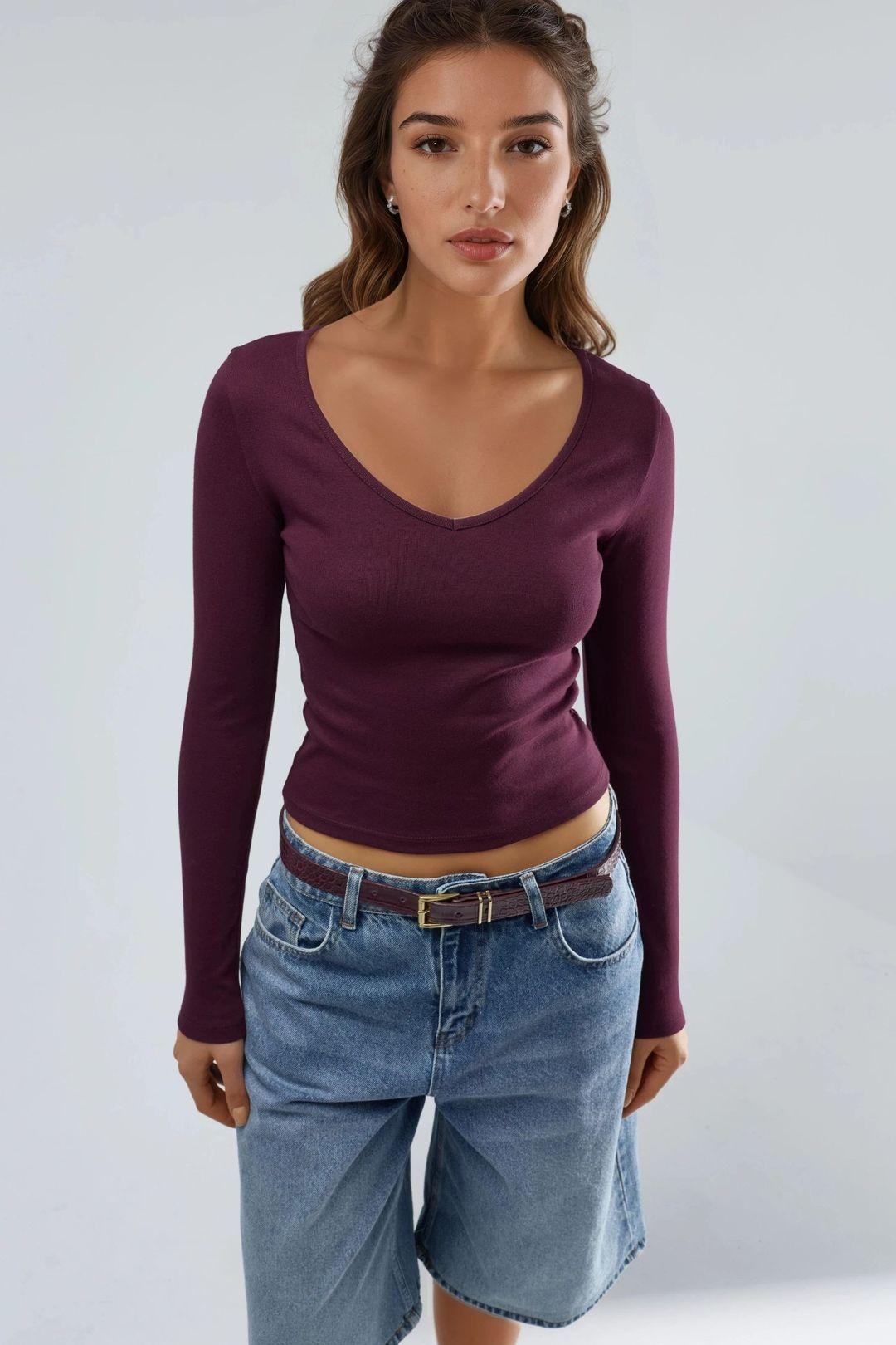 Fitted V-Neck Long Sleeve Blouse by BUSEM