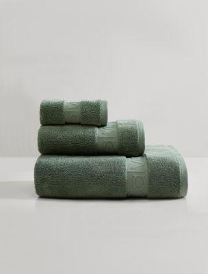 Iconic Solid Towel Set | Calvin Klein by CALVIN KLEIN