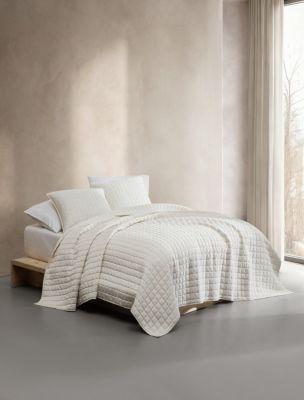 Signature Quilt Set by CALVIN KLEIN