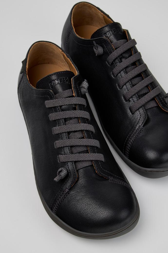 Peu Black Leather Shoes for Men. by CAMPER