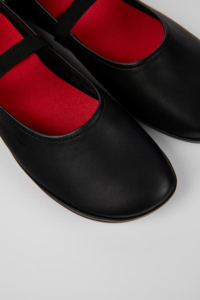 Right Black Leather Women's Shoe. by CAMPER