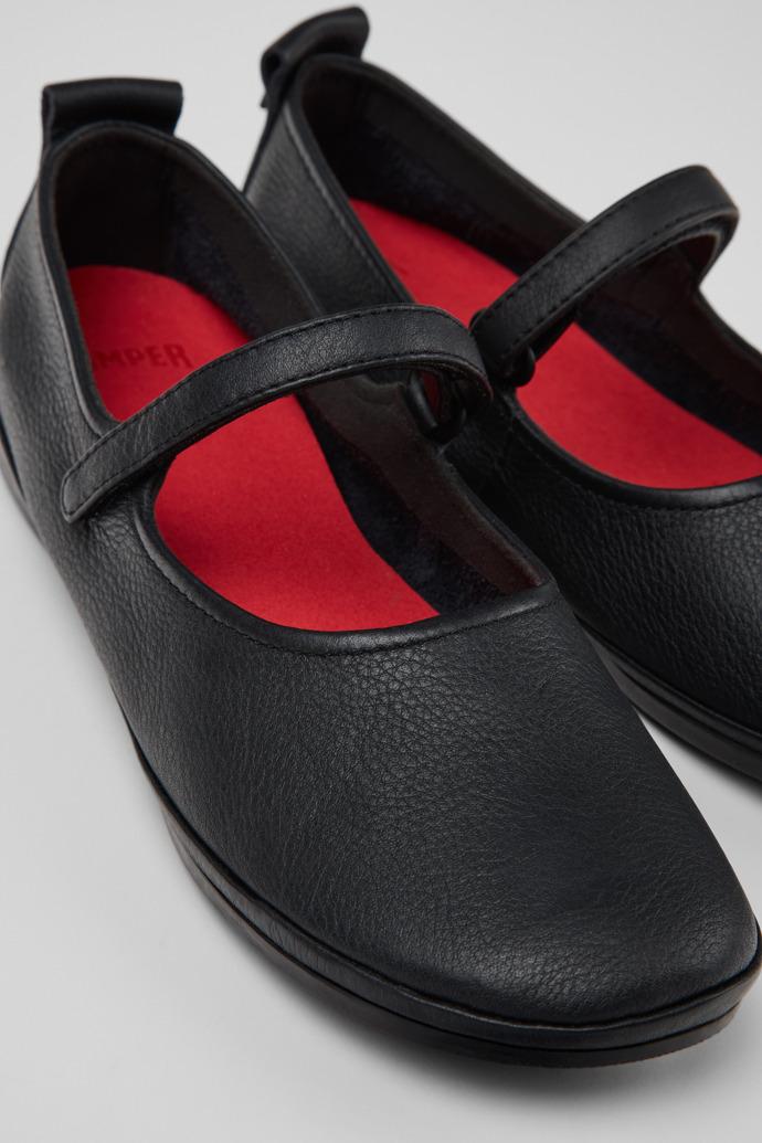 Right Black Leather Women's Shoes. by CAMPER