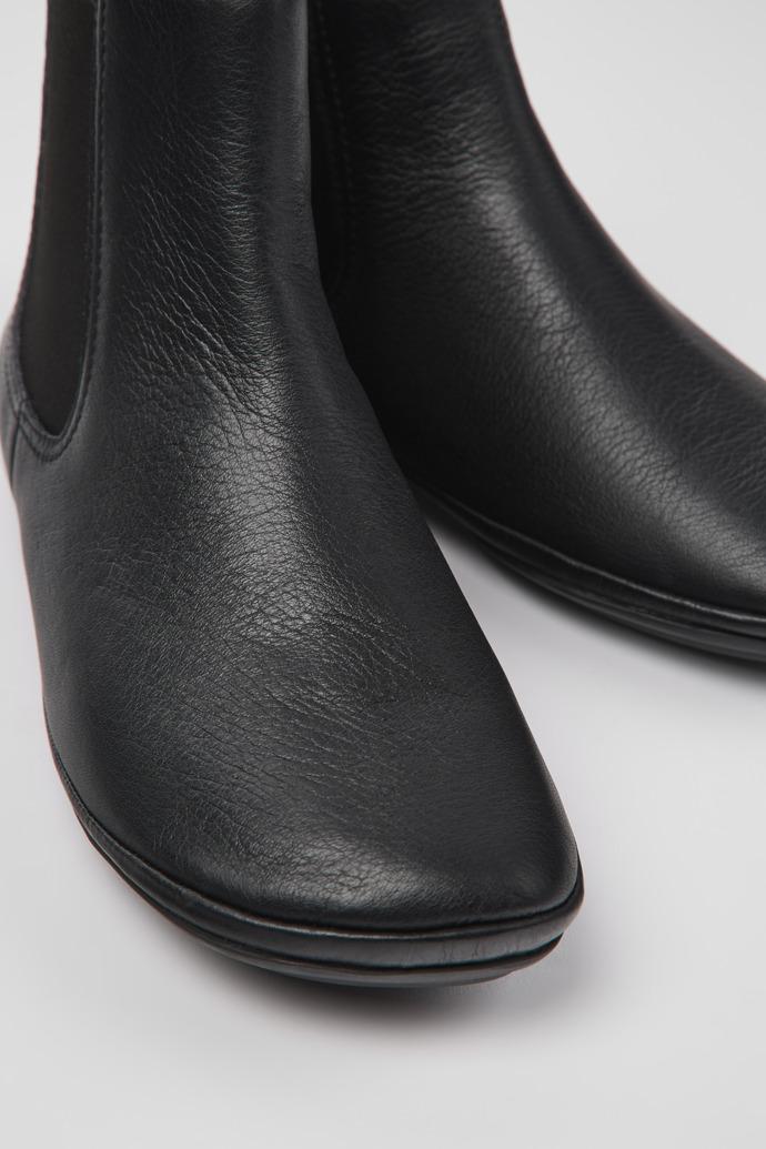 Right Black leather ankle boots by CAMPER