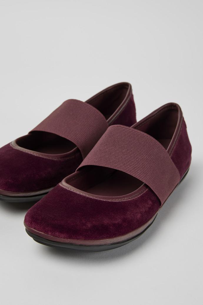 Right Burgundy ballerina shoes by CAMPER