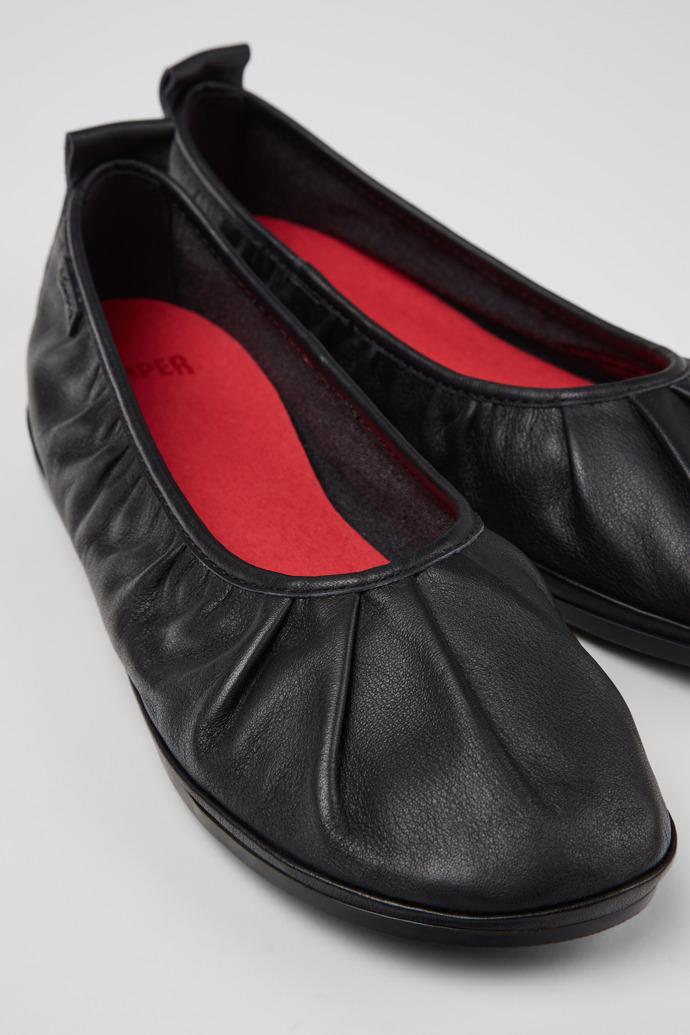 Right Nina Black Leather Ballerinas for Women. by CAMPER