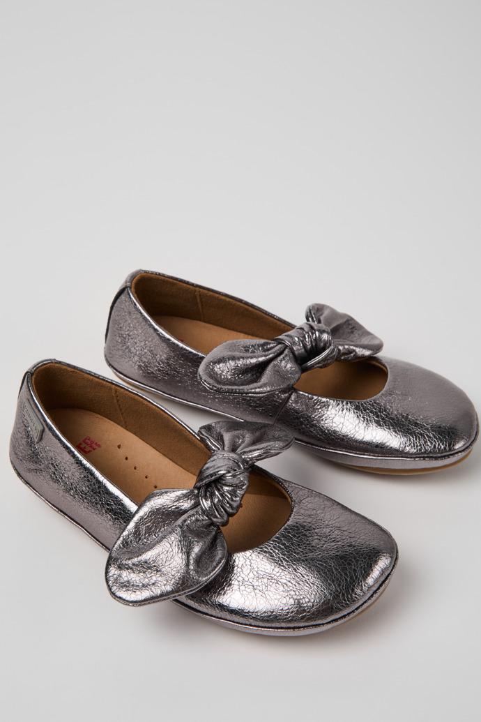 Right Nina Silver Leather Ballerinas for Kids. by CAMPER