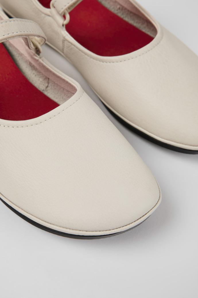 Right White Leather Women's Shoes. by CAMPER