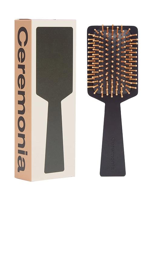 Ceremonia Brush De Pelo in Black by CEREMONIA