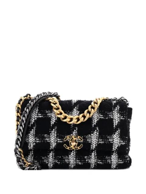 19 Flap Bag Quilted Houndstooth Tweed and Ribbon Large crossbody bag by CHANEL 19 Flap Bag Quilted Houndstooth Tweed and Ribbon Large crossbody bag by CHANEL
