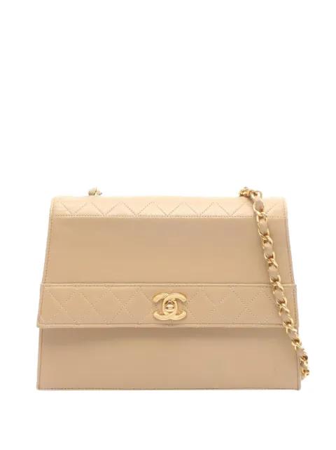 1989-1991 CC Turnlock Trapezoid Flap shoulder bag by CHANEL 