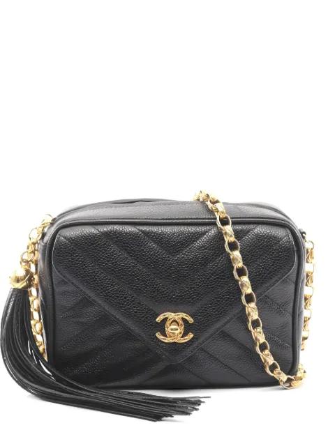 1991-1994 V-stitch chevron crossbody bag by CHANEL 
