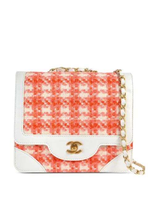 2000 Classic Flap shoulder bag by CHANEL 