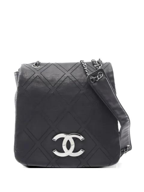 2005-2006 diamond-stitch chain shoulder bag by CHANEL 
