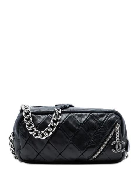 2008-2009 Quilted Lambskin Chain shoulder bag by CHANEL 