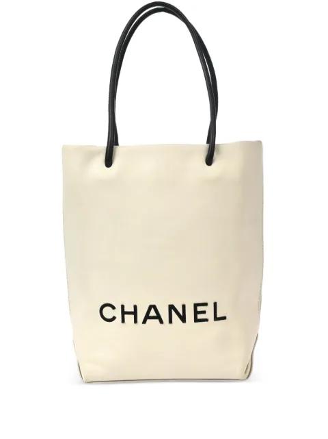 2008 Essential tote bag by CHANEL 