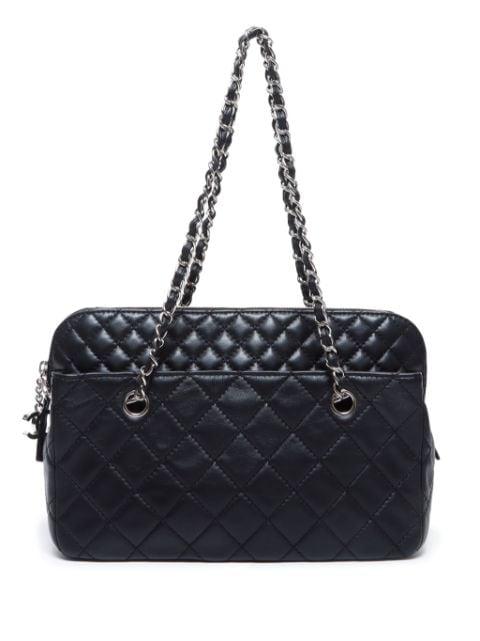 2010-2011 quilted shoulder bag by CHANEL 