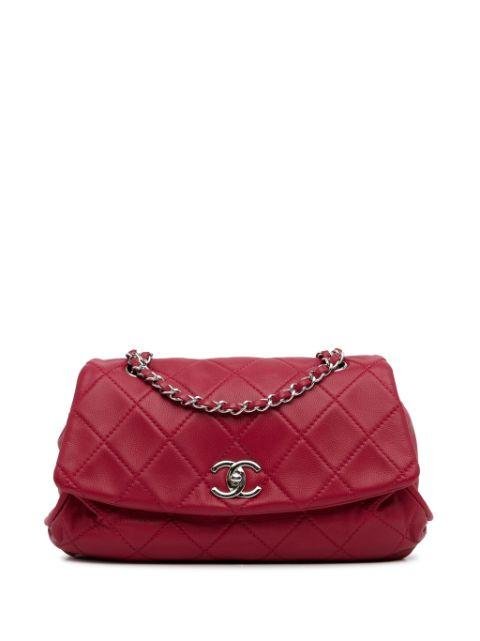 2015-2016 Quilted Calfskin Curvy Flap shoulder bag by CHANEL