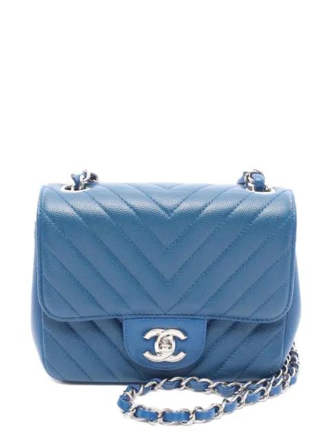 2017-2018 Chevron V-stitch chain shoulder bag by CHANEL 