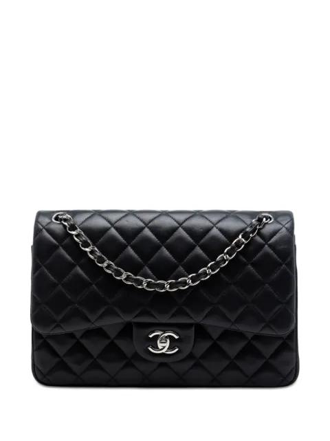 2017-2018 Jumbo Classic Lambskin Double Flap shoulder bag by CHANEL 