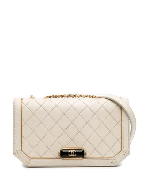 2017-2018 Medium Quilted Calfskin Octagon CC Clasp Flap crossbody bag by CHANEL 