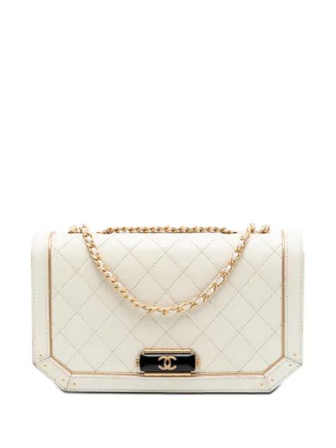 2017-2018 Medium Quilted Calfskin Octagon CC Clasp Flap crossbody bag by CHANEL 