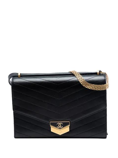 2018-2019 CC Chevron Calfskin Medal Flap shoulder bag by CHANEL 