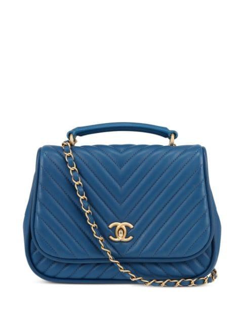 2018 chevron-quilted shoulder bag by CHANEL 