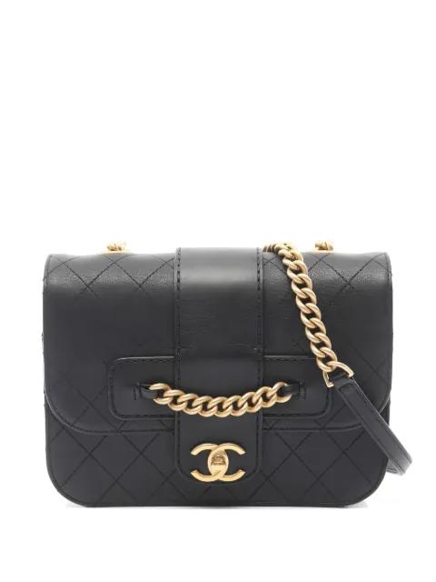 2018 diamond-quilting chain-strap shoulder bag by CHANEL 