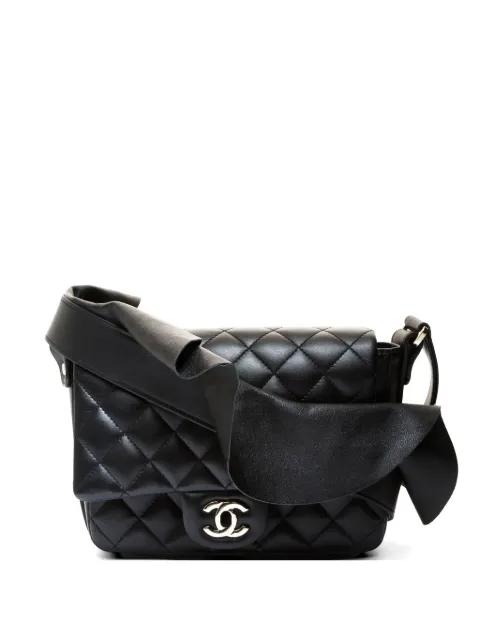 2019 quilted shoulder bag by CHANEL 