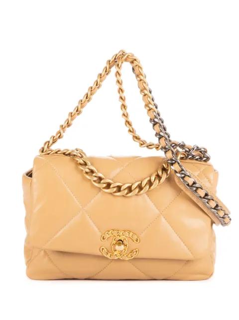 2020 quilted shoulder bag by CHANEL 