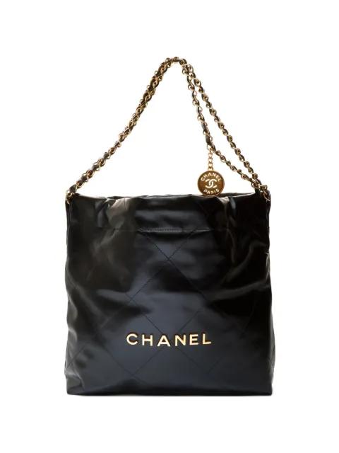 2020s 22 shoulder bag by CHANEL 