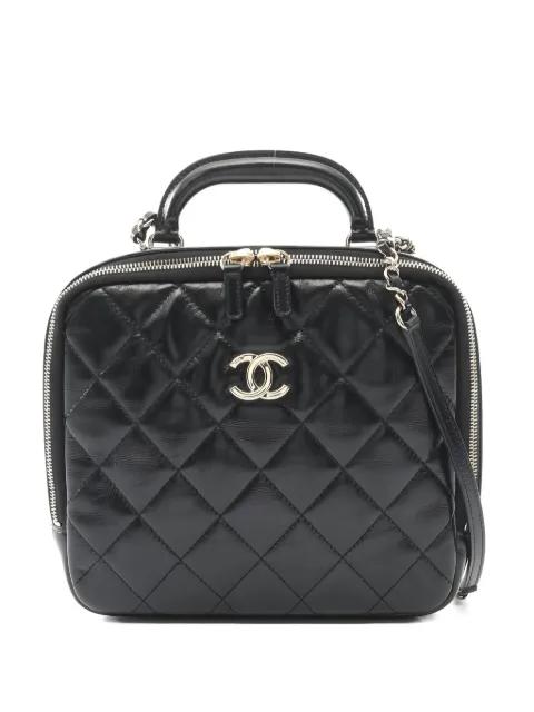 2020s quilted chain shoulder bag by CHANEL 