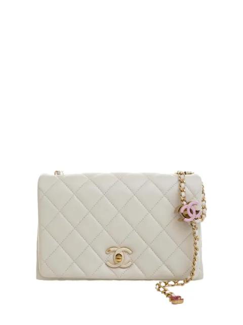 2021-2026 Paris Manchester Quilted Calfskin Enamel CC Flap crossbody bag by CHANEL 