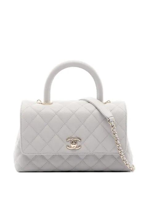 2021s diamond-quilting tote bag by CHANEL 