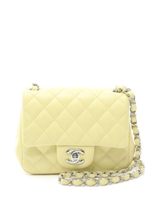 2021s matelassé-effect shoulder bag by CHANEL 