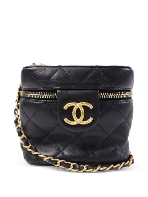 CC-detail shoulder bag by CHANEL 