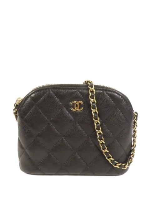 CC quilted shoulder bag by CHANEL 
