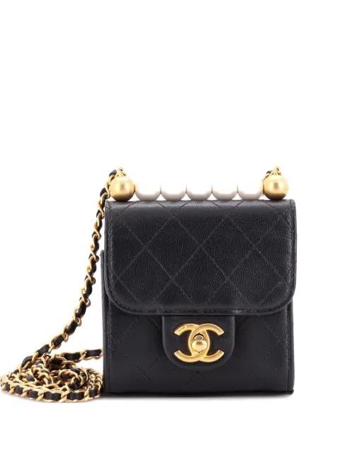 Chic Pearls Flap Clutch with Chain Quilted Goatskin Mini crossbody bag by CHANEL 