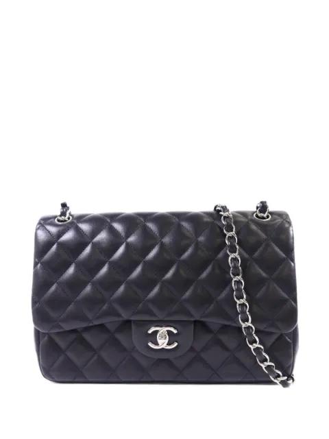 Double Flap shoulder bag by CHANEL 