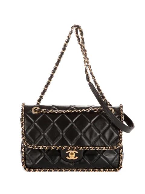 Flap quilted chain shoulder bag by CHANEL 