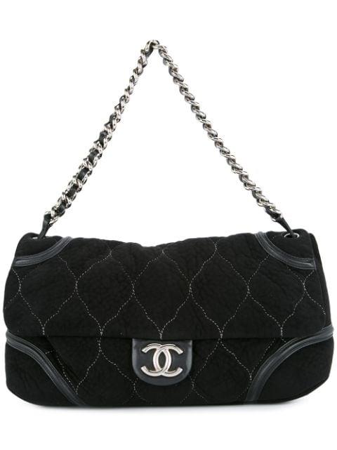 Quilted CC logos chain shoulder bag by CHANEL 