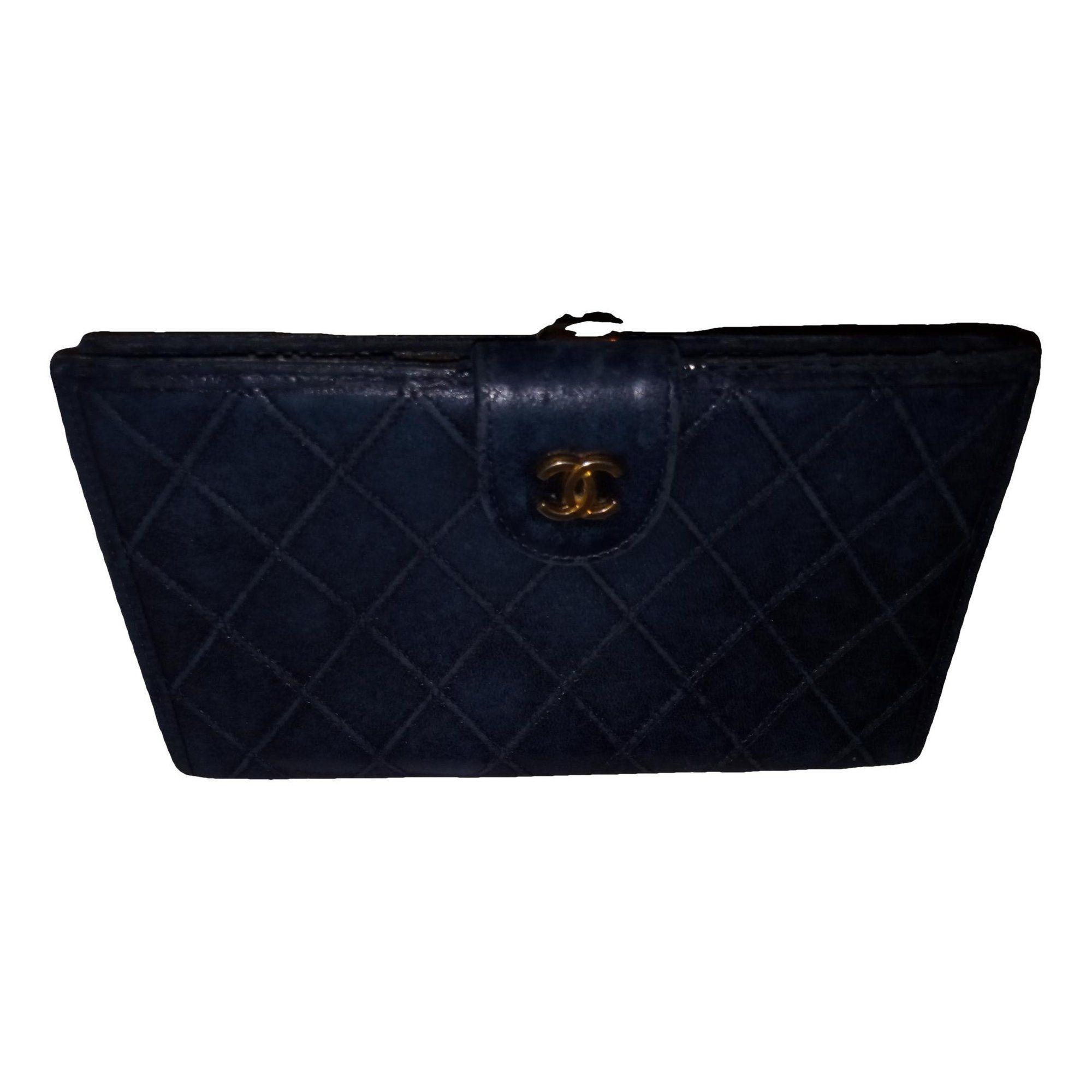 Timeless/Classique leather wallet by CHANEL