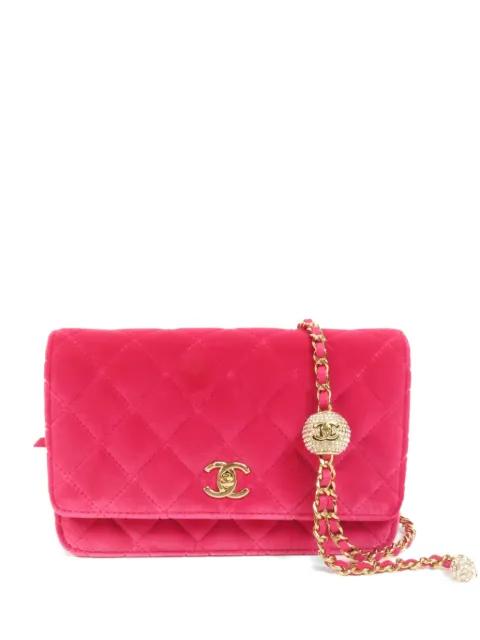 Wallet On Chain quilted CC-logo cross body bag by CHANEL 