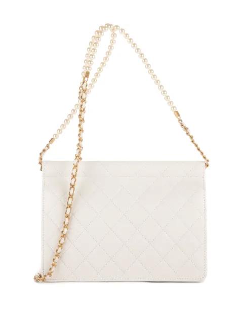 diamond-quilted shoulder bag by CHANEL 