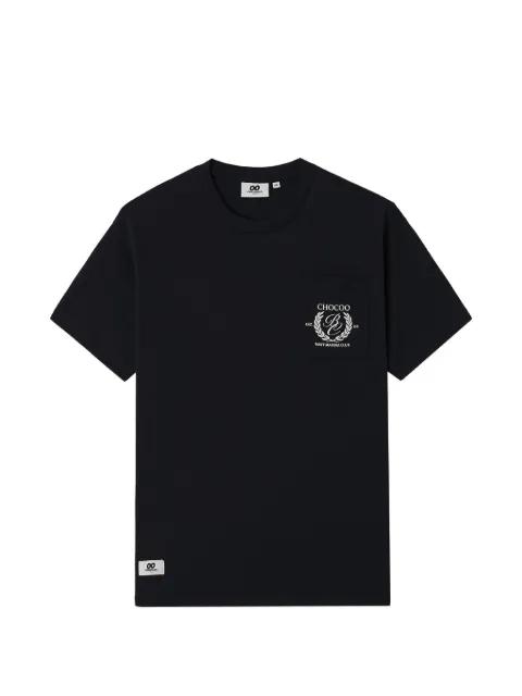 embroidered patch-pocket T-shirt by :CHOCOOLATE