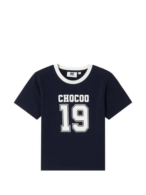 round neck graphic T-shirt by :CHOCOOLATE