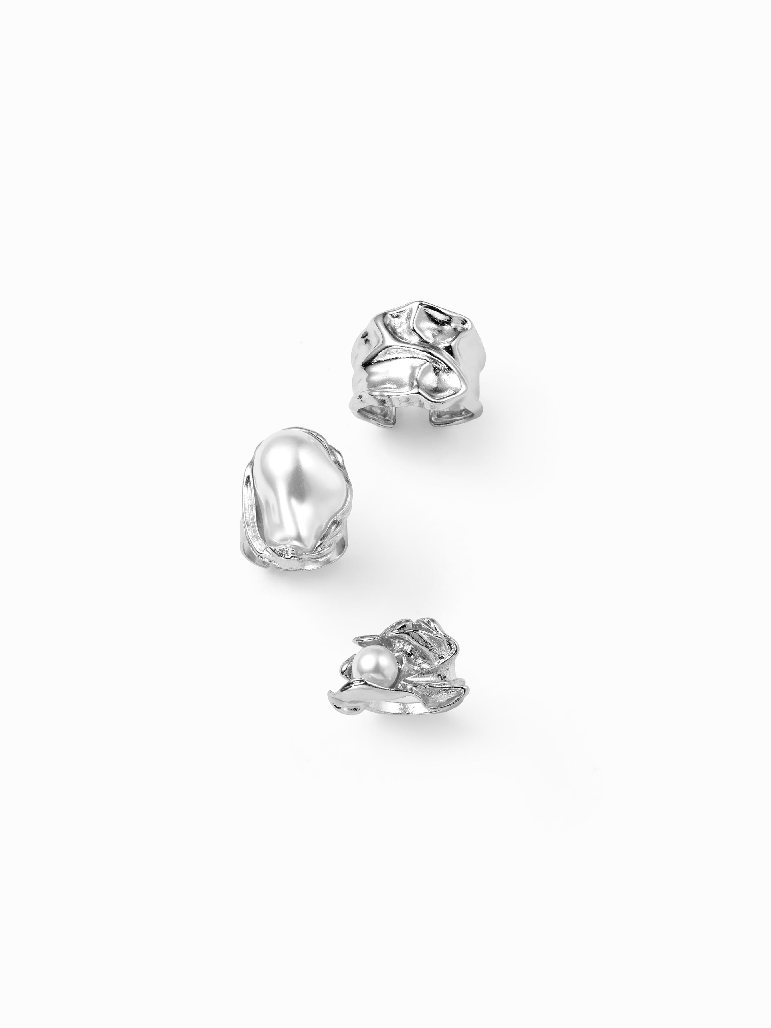 BAROQUE FAUX PEARL PLEATED RINGS SET by CIDER