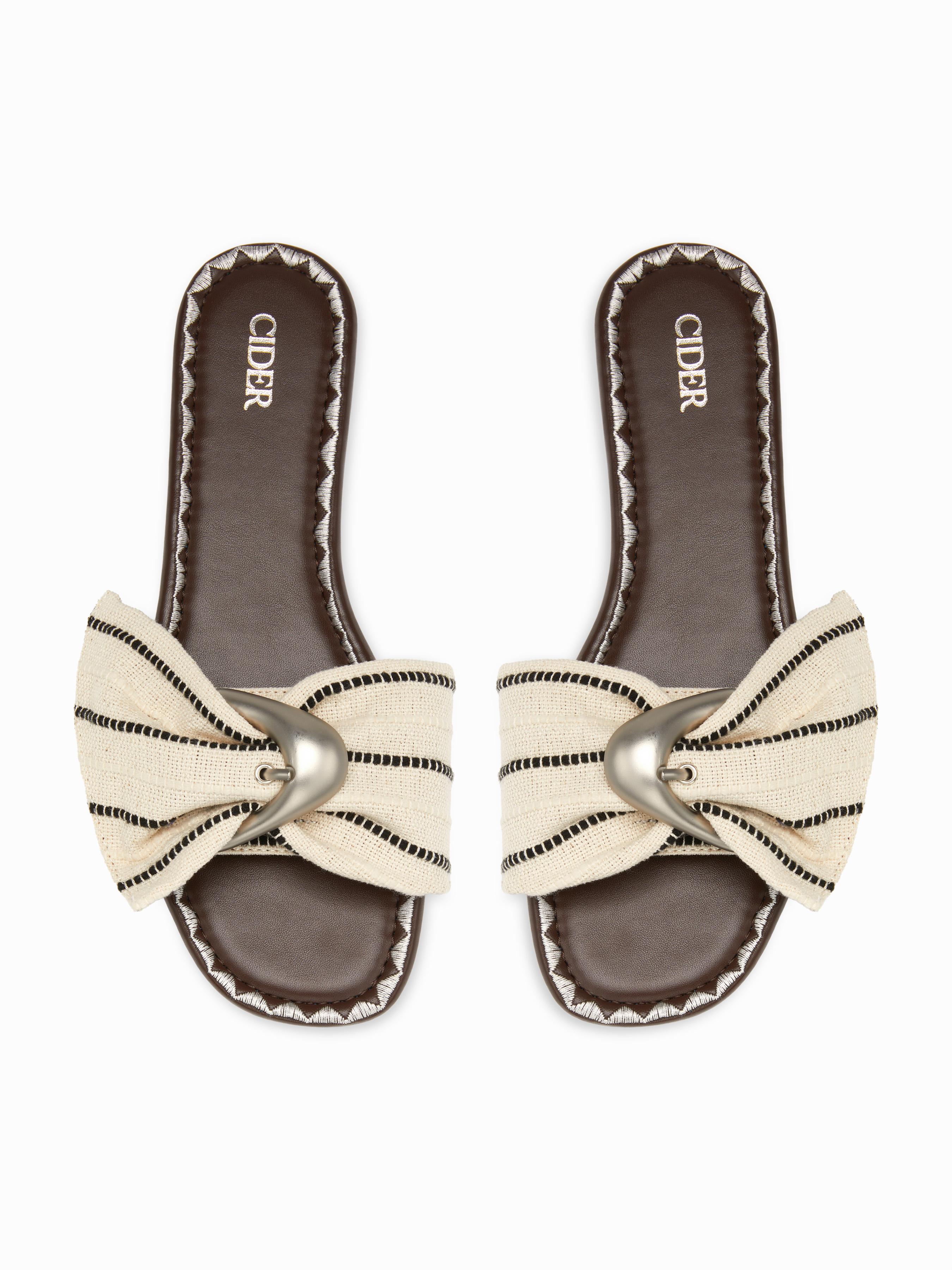 BUCKLE SQUARE TOE SLIPPERS by CIDER
