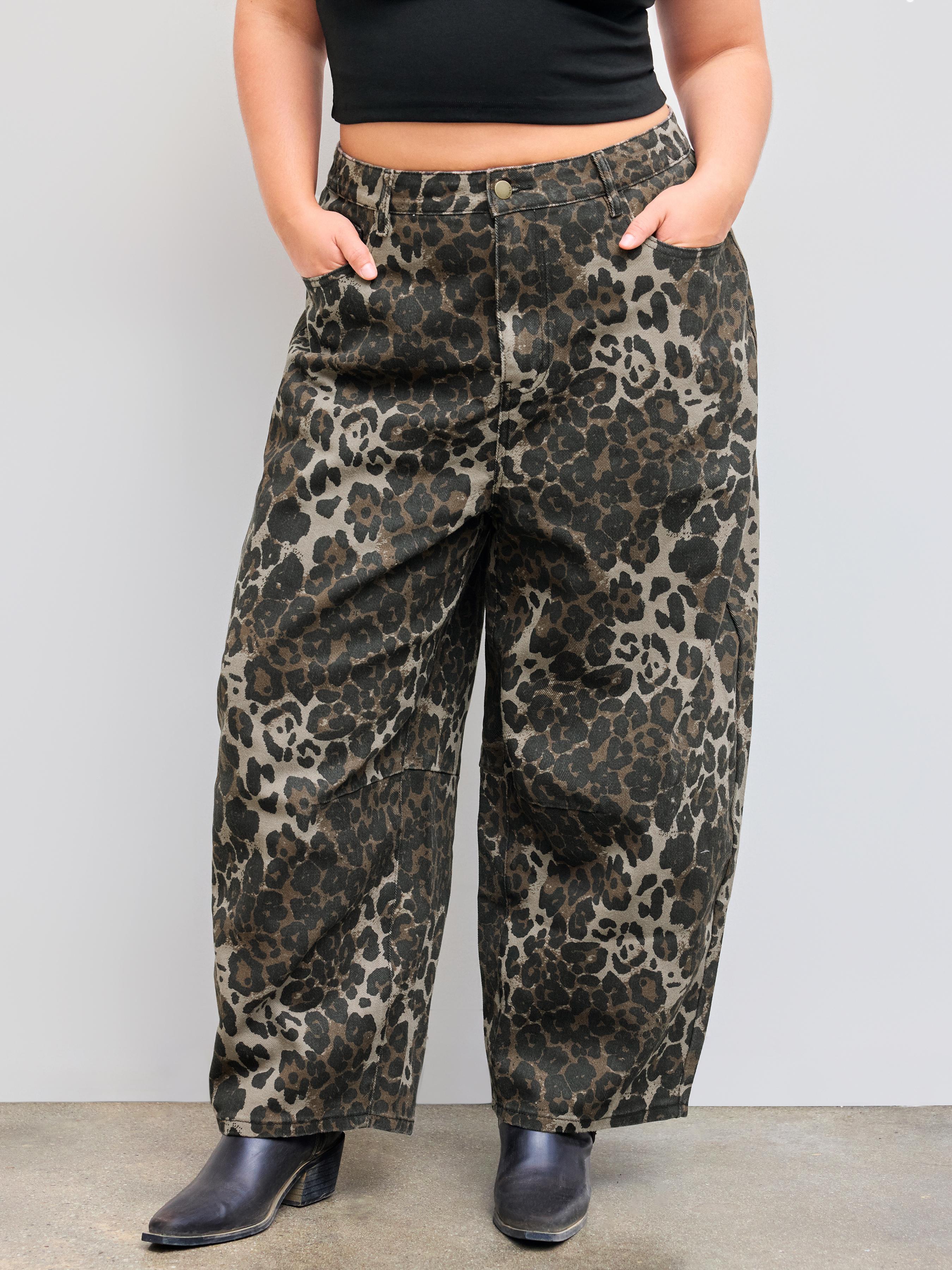 Cider Denim Mid Rise Leopard Pocket Barrel-leg Jeans Curve & Plus by CIDER